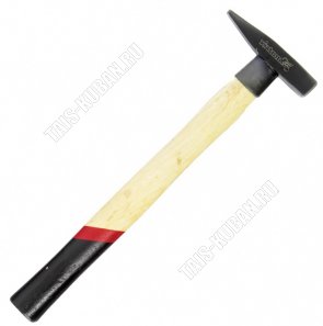 Молоток  100гр. кован.квадрат.боёк, дер.ручк.